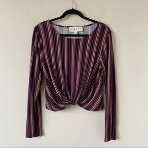 HIATUS-KNOT Front Stripe Long Sleeve Top